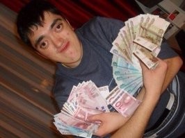 вот главный бабник