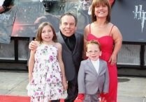 Ну вот нахрена плодить себе подобных, заведомо зная какими они будут и обрекая их на мучения всей жизни?