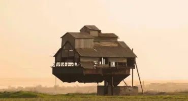 точно! из такого здания отстреливал нечисть в первом сталкере!