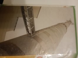 Не так уж и много там меди, на этой вышке.
Даже если там по старой технологии, фидеры с земли до антенн идут, то их заманаешься скручивать, там клэмпы (крепёж) через каждые полметра-метр идут.

А современные - тонкий провод питания и опта с сигналом.
