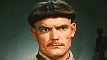 Не ищите здесь смысл. Здесь в основном маразм