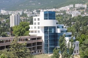 Вот эти... (фото ещё на стадии строительства).