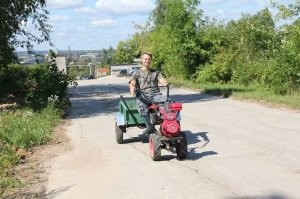 а я готов ездить на мотоблоке, лиш бы было дёшево, а то за эти функции придётся заплатить мулионы.