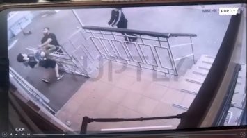 Амира спасло что не руками принял, а телом. Молодец паренёк. Ну, и малыша со вторым днём рождения