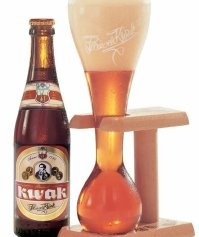 Это бельгийское пиво Kwak. С маркетинговым ходом - формой бокала.
