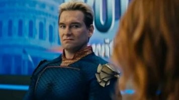 Нейросеть сгенерировала 3бало жителя города, чья экономика основана только на туризме, когда он видит туриста