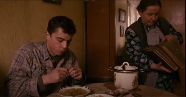 - Посмотри, маленькие то такие все хорошенькие..
- Да видел я.
- А ты еще посмотри!