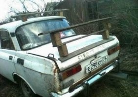 А третий куда? На крышу приделать?