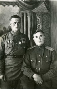 Мой дед со своим командиром.