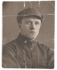 Петров Константин Иванович. 1900 года рождения. Участвовал в обороне Москвы.