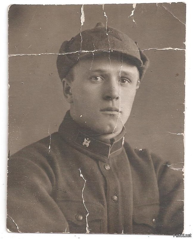 Петров Константин Иванович. 1900 года рождения. Участвовал в обороне Москвы.