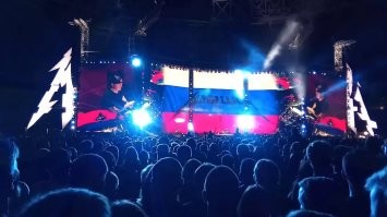Кто платит, того и поддерживают