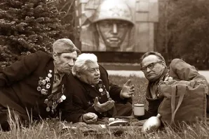 Похожа на стелу в парке победы а Челябинске.