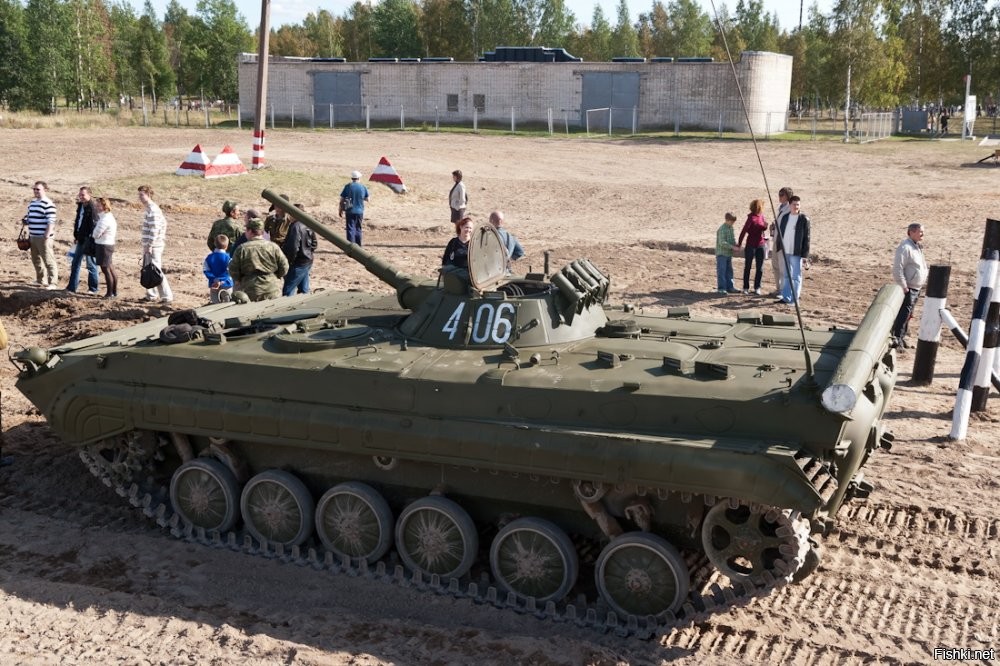 У БМП-1 башня раза в 1,5 меньше была.