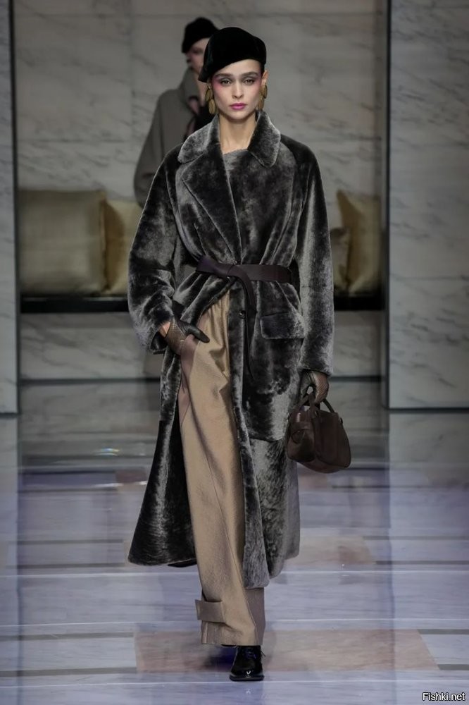 Giorgio Armani 2024 Ready-to-Wear Collection.
Ну-ну,провинциалки.