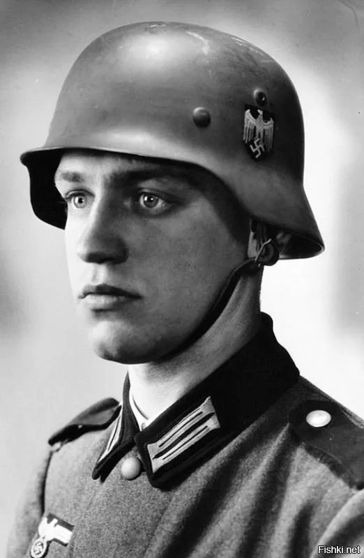 Вернер Гольдберг (3 октября 1919, Берлин, Германия   28 сентября 2004, Берлин)   военнослужащий вермахта, наполовину еврейского происхождения, послуживший фотомоделью в нацистской пропаганде как «идеальный германский солдат»