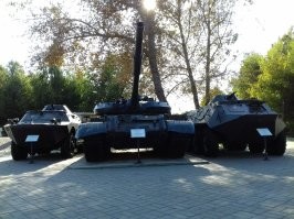 в усть-каменгорске есть парк, в котором представлено, помимо брони, еще и антиброня.
и не только! интересный парк.
для того, что бы это представить это публике, надо пилить пост, а не камент, но! думаю, поймёте по нескольким снимкам.