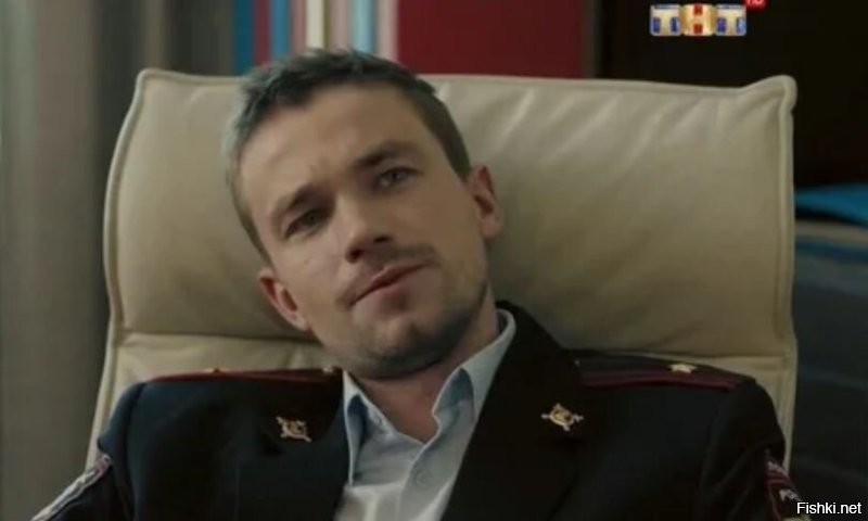 Володя, ты на физрука похож.