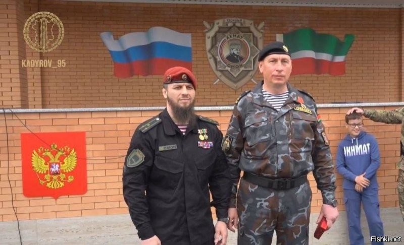 Тут обратили внимание, что они там удалили на гербе кресты (на коронах и державе).