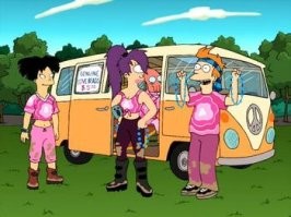 Вспомнилось:
ФРАЙ: Это фургон «Фольксваген». (Экскаваторщику) Эй, мистер, можно я возьму этот фургон?
ЭКСКАВАТОРЩИК: Бери. Выкини оттуда скелеты, и он твой.
ФРАЙ: Знаю, знаю, я уже покупал подержанные машины.