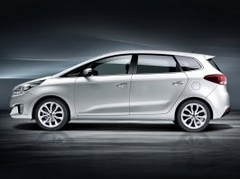 kia carens
абсолютно официально семиместная