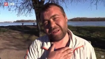 И на Педро и Паскаля и его кофе.