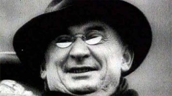 Плюсую безоговорочно! Мерзкая рожа. Похотливость и жестокость запечатлены на мерзкой роже бесспорно. Полный аналог: