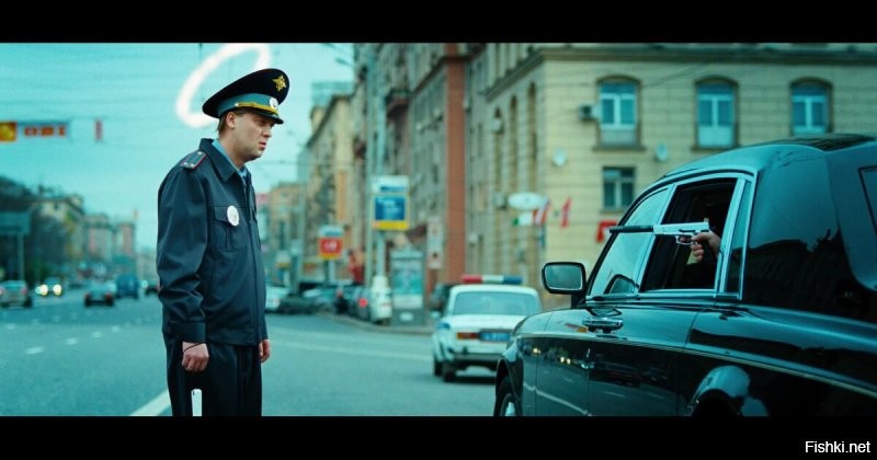 В Москве гаишников уложили лицом в асфальт на глазах прохожих