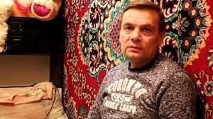 ну если нравиться девочке отжиматься от пола , пусть  развлекается, но зачем так афишировать?