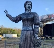 Аленка купит в сторонке))