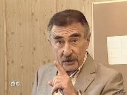 Меня аж колбасило когда эта хрень глушила мотор, а через 3 сек надо было трогаться. На некоторых машинах запоминает настройки, на некоторых нет. Lexus ES350 (2019 года) - в настройках вырубил и всё, Honda Accord 2021 - штатными средствами не выключить (насовсем).  Уже потом на автомате - завёл машину - вырубил эту хрень, благо не надо было лазить по настройкам, есть отдельная кнопка. Сейчас Honda Accord гибридный, там постоянно выключается/заводится, "но это уже совсем другая история" (c) Каневский