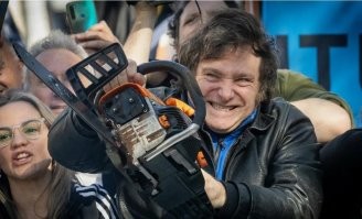 А ну иди сюда, мать твою, ты что, задумал ко мне лезть? ...