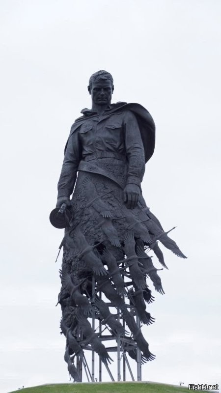 Школьный музей имени 100-й и 101-й казахстанских стрелковых бригад в селе Молодой Туд, Оленинского округа, Тверской области. В создании музея принимали участие преподаватели и ученики школы, а его реновация была завершена накануне юбилея Победы.