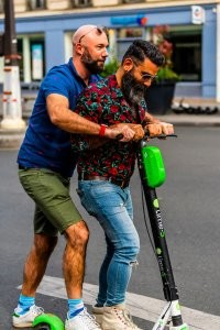 13. Самокатный петушок.