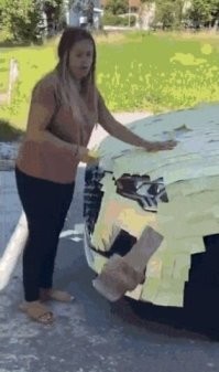 Зря. Надо было и тапок не отдавать, и ментов пригласить - мол, территорию засирает.