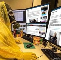 Если точнее 5, еще точнее 1 не любящий всех на этом сайте.