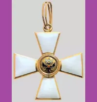 В империи мусульман награждали орденами без христианских символов. 
  Типа  Орден Георгия Победоносца для мусульман.