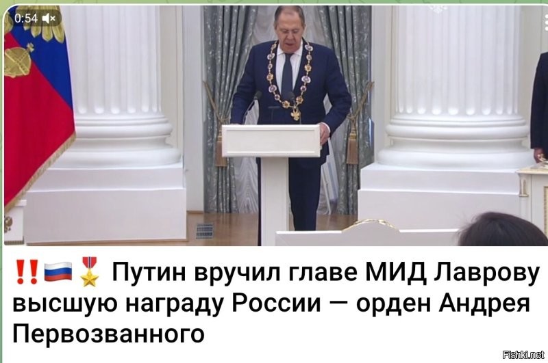 Видимо за поддержку мигрантов, и за дочку, которая оканчивает колумбийский университет, и планирует остаться в США.