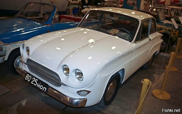 Потому что конвейерная сборка -- качественнее. Потому что над конвейерной моделью автомобиля трудились сотни профессионалов узкого направления, а значит она надежней, безопасней, эргономичней и т.д. Потому что конвейерный автомобиль легко отремонтировать. Продолжать или достаточно?

Вот так выглядели самоделки времен СССР