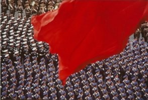 .....Парад на Красной площади. 9 мая 1980-е. Автор: Владимир Вяткин. Москва.....
В 1980 году в Москве  Парад на Красной площади был только 7 ноября. На 9 мая парада не было.  

Где то на видео в строю иду и я.