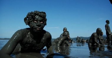 Не, на у а чё, ща чачи бахнем и норм будет!