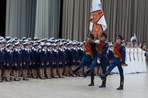 Есть такой в Москве, а теперь и в Питере. "Пансион воспитанниц Министерства обороны Российской Федерации". Серьёзные такие организации. В СМИ не отсвечивают.