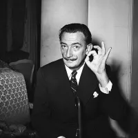 Итальянский художник показал, чем отличаются направления живописи, на примере мужчины с мухобойкой