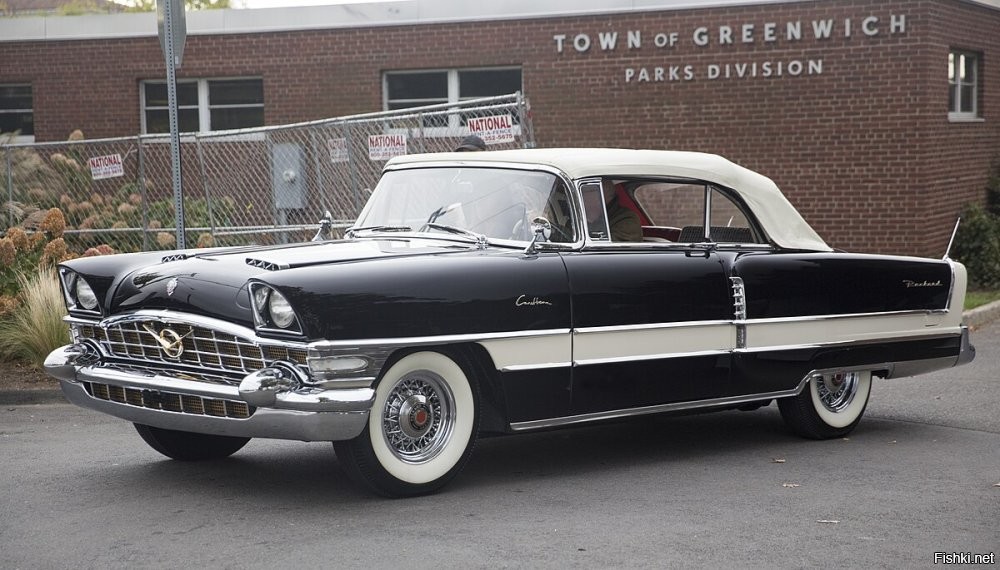 Качественно отреставрированный Packard caribbean 1954, в этих самых ваших США, стоит около 30К USD, со всеми растаможками, пошлинами и другими барьерами, которое нам организовало родное правительство - его можно привезти в РФ и выделываться на все деньги, и будет это значительно дешевле, чем Чайка за 12 350 000 рублей.
*А если прям очень сильно подсуетиться и везти такое авто как ретро-экземпляр, то есть возможность избежать некоторых поборов,  так вообще, два таких можно привезти вместо одного ГАЗ-13.
Продавец, разумеется, живёт в своём маня-мирке, и надеется сильно поправить своё материальное положение, за счёт дедушкиного автомобиля, но я б на его месте - сильно губу не раскатывал, люди с такими деньгами, обычно не совсем идиоты, и плюс-минус понимают что сколько стоит и как это можно достать, либо имеют деньги и контакты, чтоб привлечь для оценки и приобретения компетентного в конкретной сфере специалиста. Это вам не Москвич-412 гопникам из ПГТ  впаривать. :)