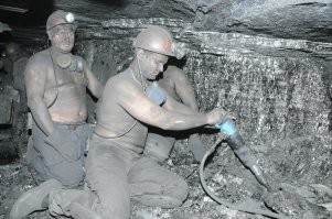 Чё опять байки  травили шахтёрам.Уж лучше бы не позорились.Вы только шахтёров насмешили, вам в шоу Бенни Хилла надо там проканает может быть и то не факт.