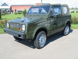 ВАЗ-2122 "Река". У нас в части была. Вполне себе плавала