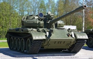 Скорее на Т-55. См. на ствол пушки и место мех-вода.