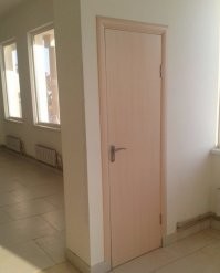 Это доступ к стояку.
Кабельному или сантехническому.