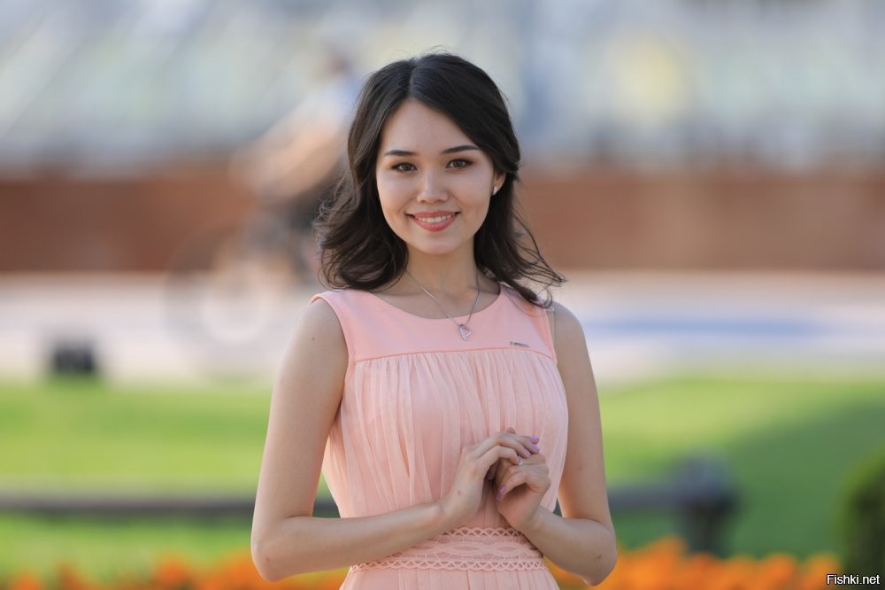 Съездите, не пожалеете )))) Женщины, тюльпаны, маки, лошади, горы, степи, озёра - всё отчаянно красиво!