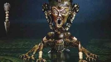 Такой кинжал был в фильме "Тень". Правда, там он был живой и еще и кусался.-)